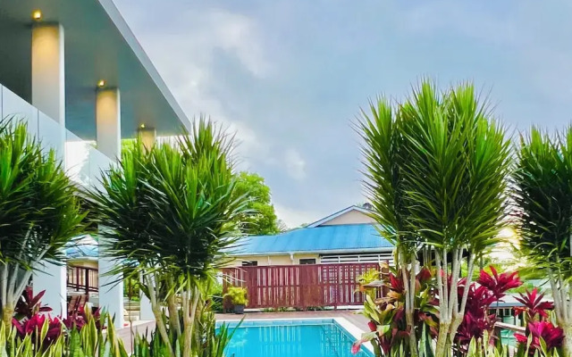 Nikao Hillside Suite