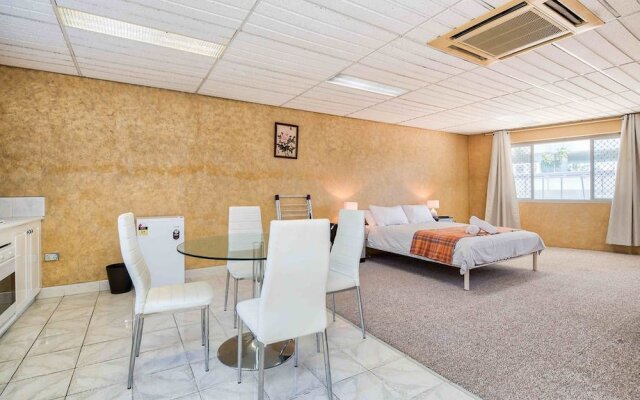 Conveniently Located Studio In Surfers Paradise