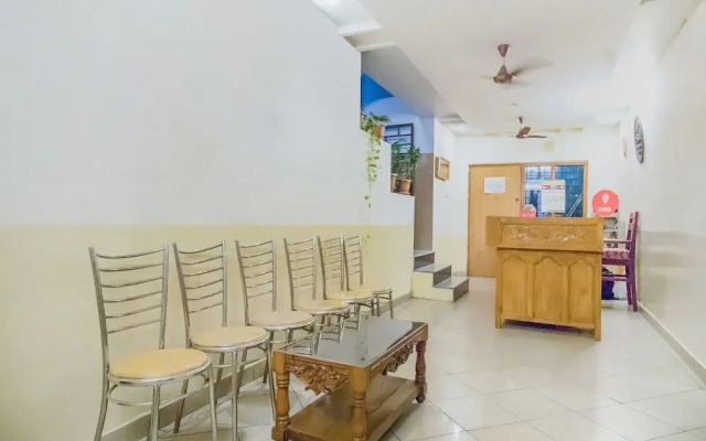 OYO 13300 Anupama Residency