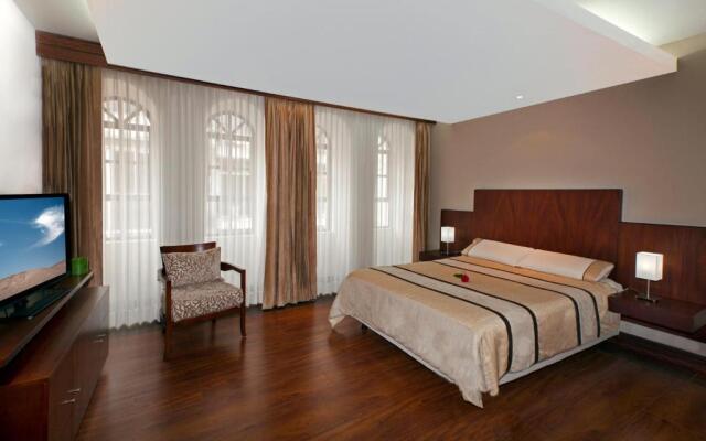 Parc Royale Suites Hotel