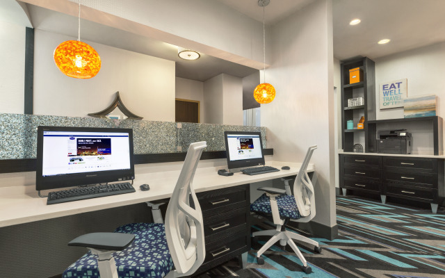Hampton Inn & Suites Herndon-Reston