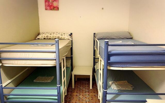 Cathedral Malaga Hostal - Hostel