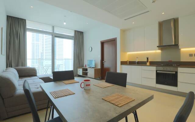 OYO Home 258 1BHK Marina Gate 2