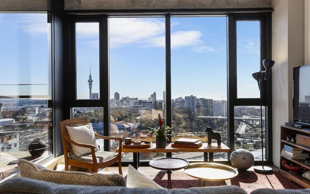 Modern Apartment With Amazing Views