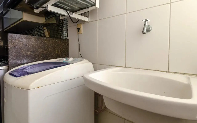 2 Quartos Varanda Piscina, 300 m praia Wi-Fi 200Mb