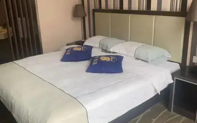 Super 8 Urumqi Yingbin Road