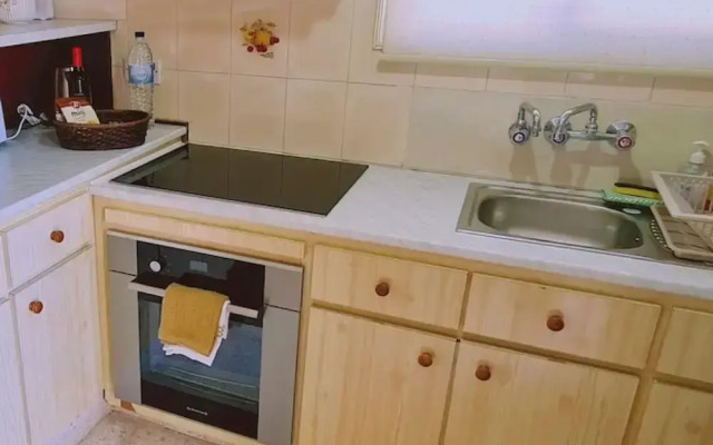52 MEN - Sea Gem Apartment