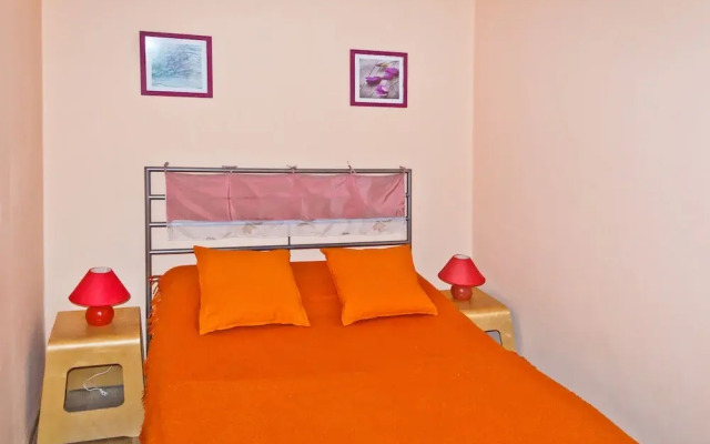 Apartment ALLiS-HALL on Karla Libknekhta 16
