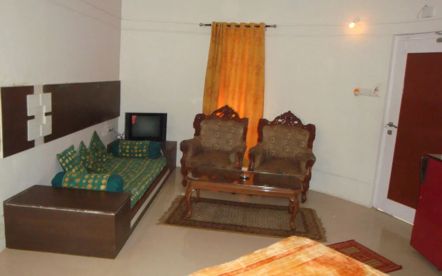Hotel Tapovan