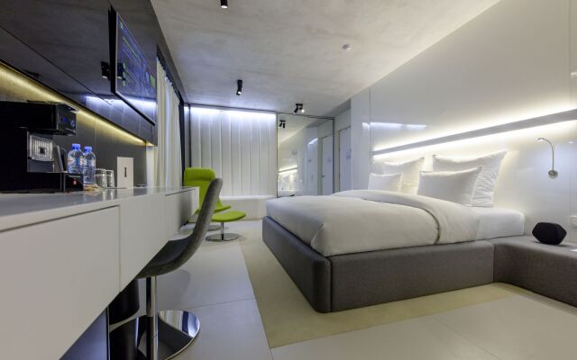 The Grove Design Hotel