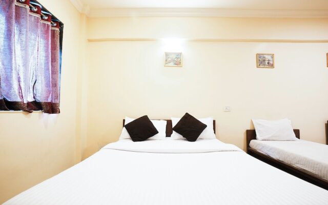 Hotel Della Comfort near Ambreshwar Shiv Mandir, Ambernath