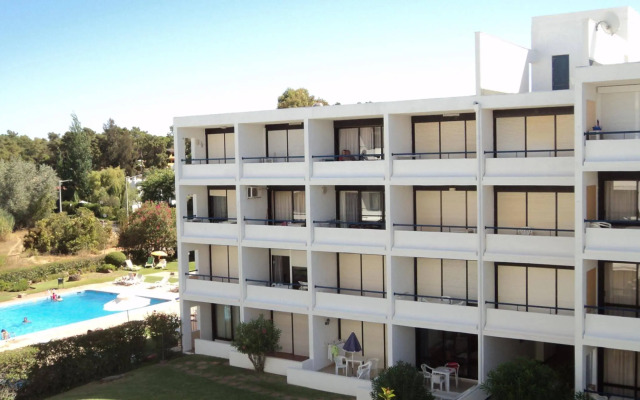 Parque Mourabel, Oasis Village, Pe do Lago