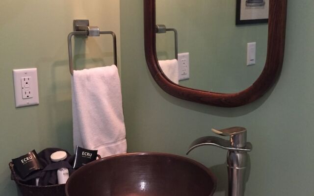 Judson Heath Colonial Inn