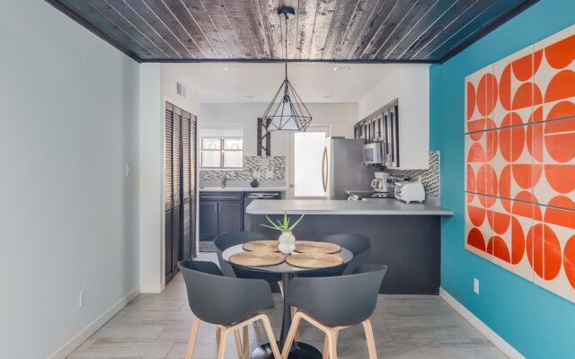 Sleek 2BR Townhome Central Phx by WanderJaunt