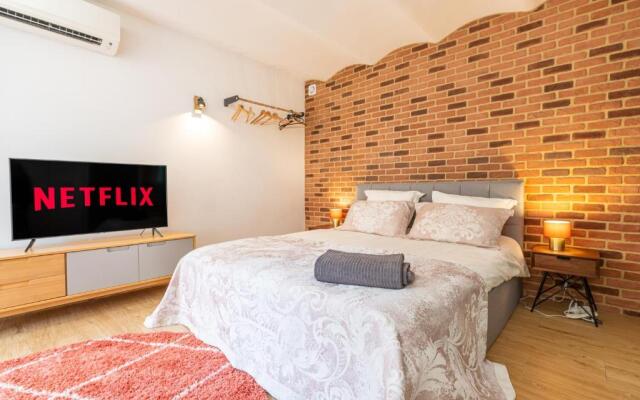 CHARMANT STUDIO RENOVÉ 150m DE MONACO