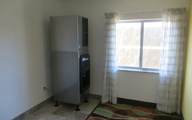 Days Inn & Suites Lubbock Medical Center