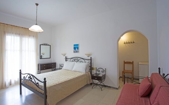 TheArtemis - Perissa Hotel