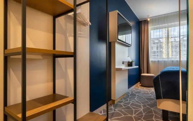 Holiday Inn - the niu, Ridge Halle Central Station by IHG