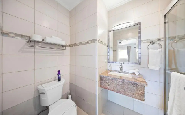 Lovely 1br1ba Condo Walk to Beach Pool BBQ