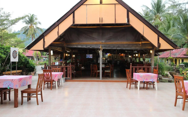 Lanta Villa Resort