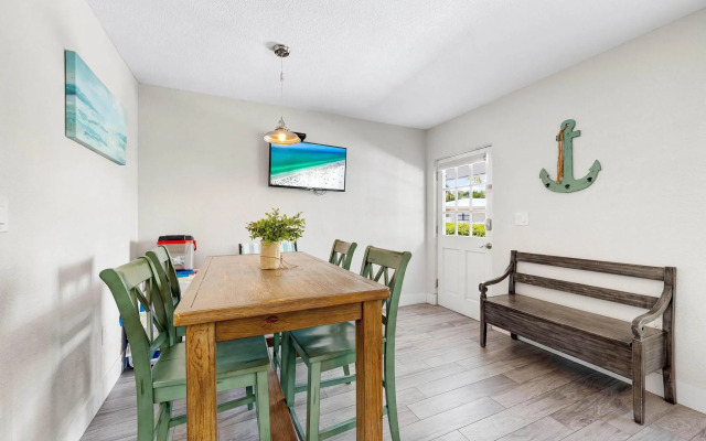 Sun and Sea by Beachside Management