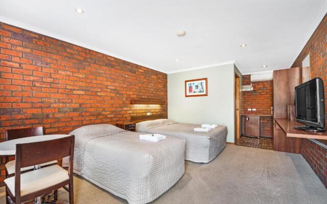 Golden Country Motel & Caravan Park