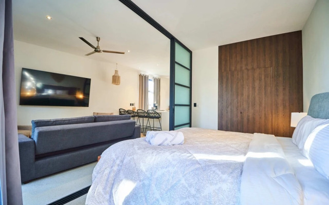 Tulum 525 #306 By Lockey