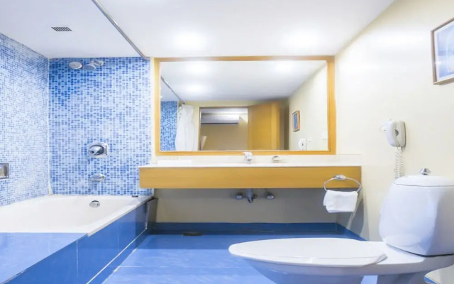 Capital O 15501 Hotel Regency
