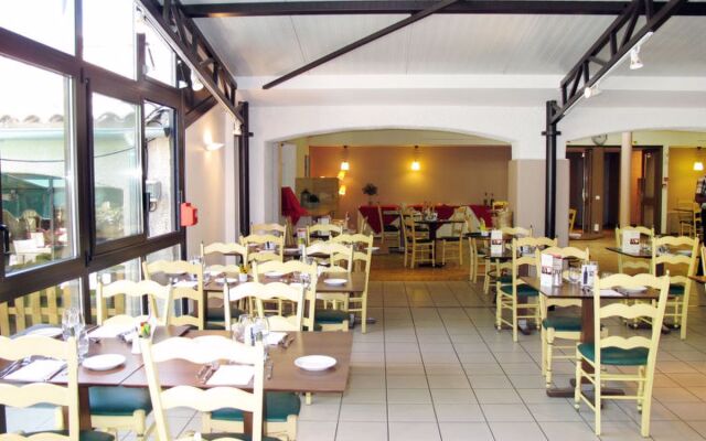 Domaine de Château Laval (GRX103)