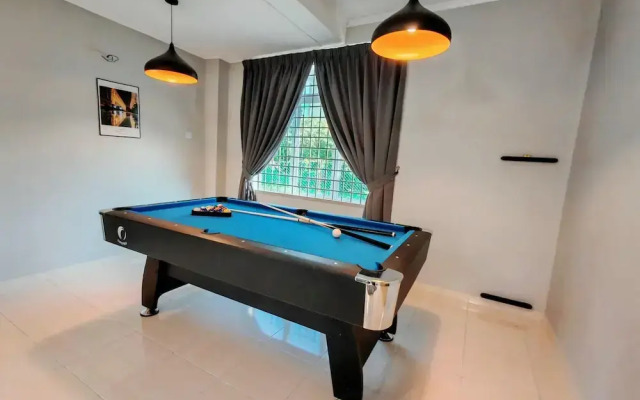 Comfy Tok Sira Home Kuantan 5 BR