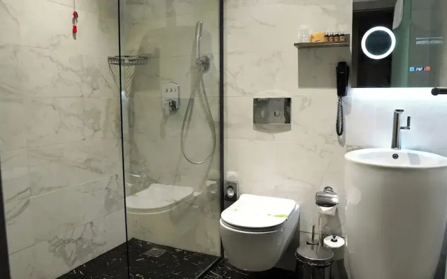 Aniroc Signature Hotel