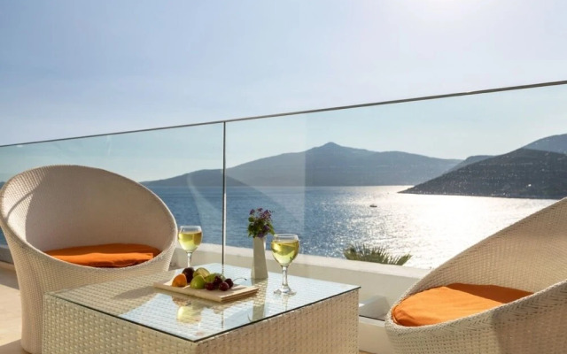 Villa Afsana by Akdenizvillam