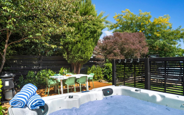 Relax at Richmond Heights