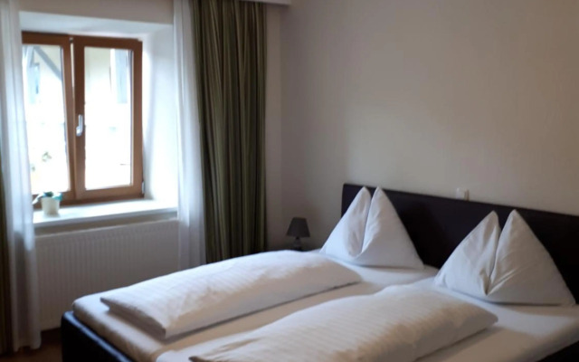 Pension Kreuzinger, 5310 Tiefgraben