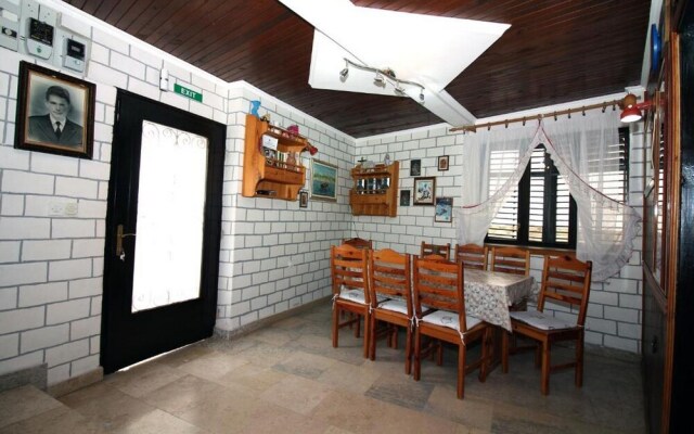 Holiday House Serov
