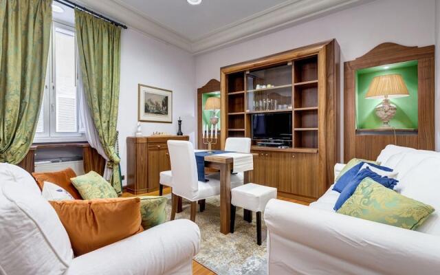 Pantheon Antique Suite