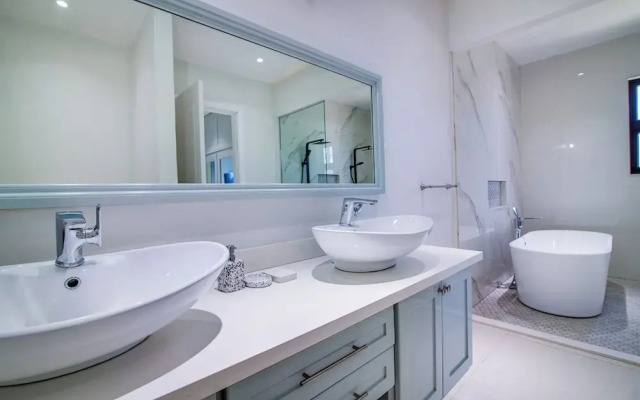 Luxury Oceanfront Villa Fully Staffed