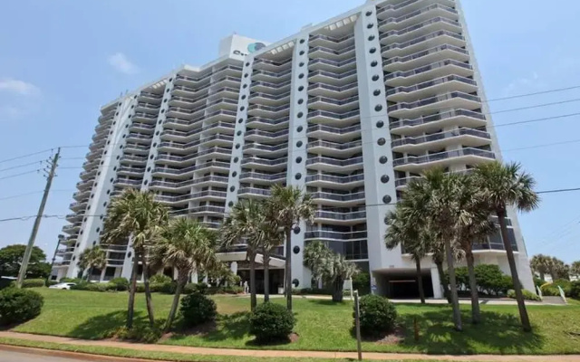 Surfside Resort 0L7