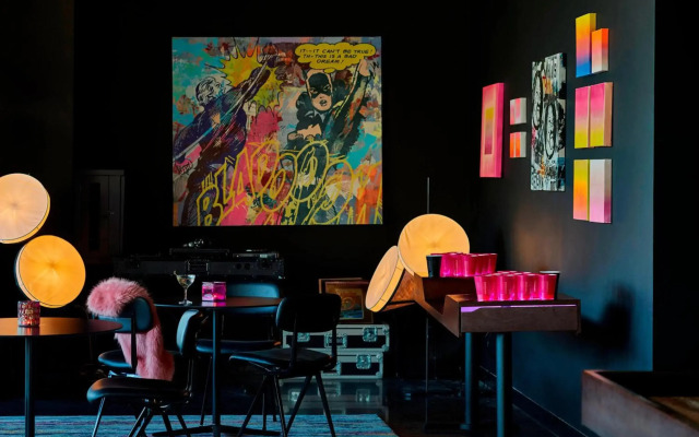 MOXY Minneapolis Uptown