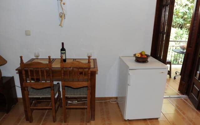 Comfy studio with yard 100m to the beach