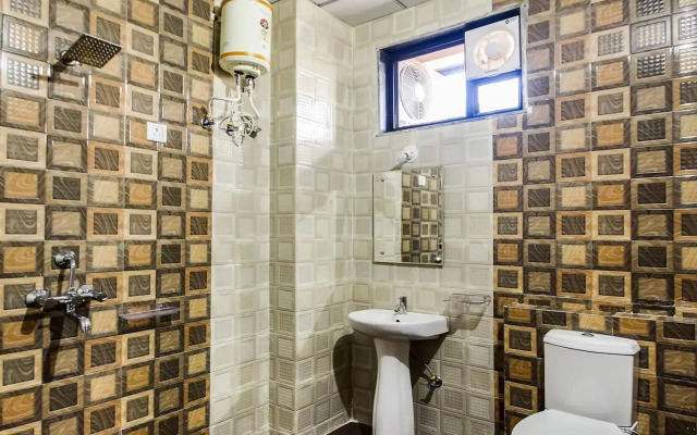 Eleven 43 Suites by OYO Rooms