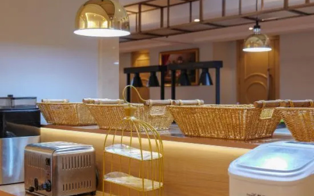 Vienna International Hotel (Sanmenxia South Station Branch)