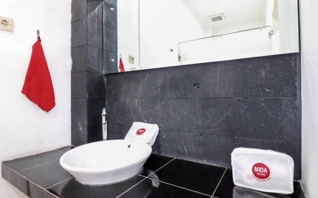 RedDoorz near Terminal Condong Catur 2