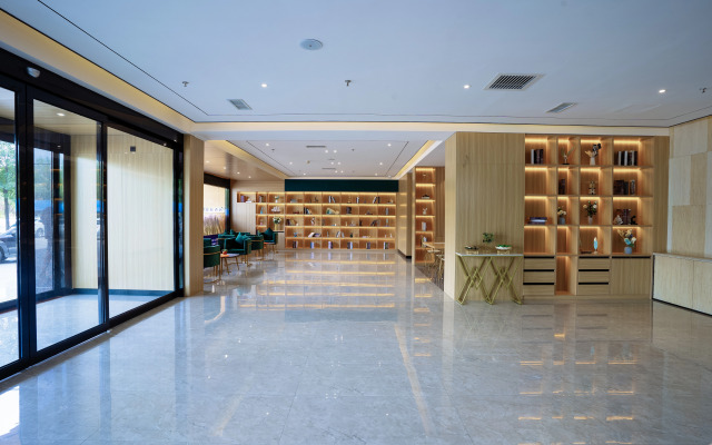 Starway Hotel (Wenxi Swimming Pool)