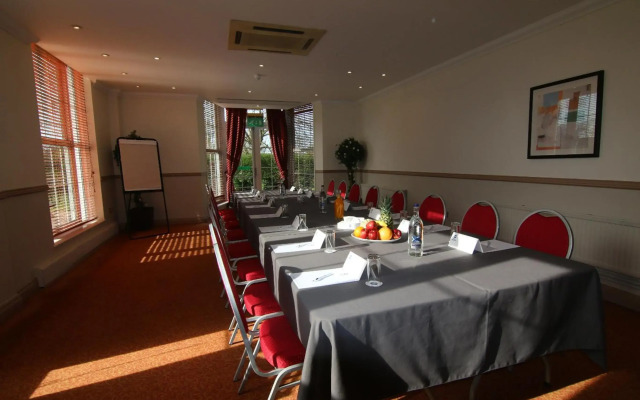 Best Western Welwyn Garden City Homestead Court Hotel