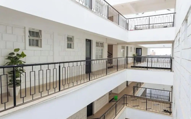 Lux Suites Studio City Apartments