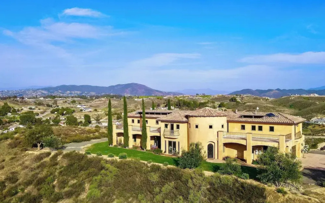 Palazzo Del Sol By Avantstay Breathtaking Home w/ Mountain Views & Hot Tub
