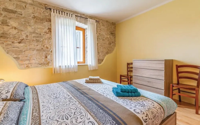 Awesome Home in Fazana With Wifi and 2 Bedrooms