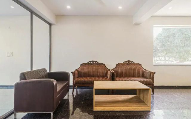 Fabhotel The Pearl Inn