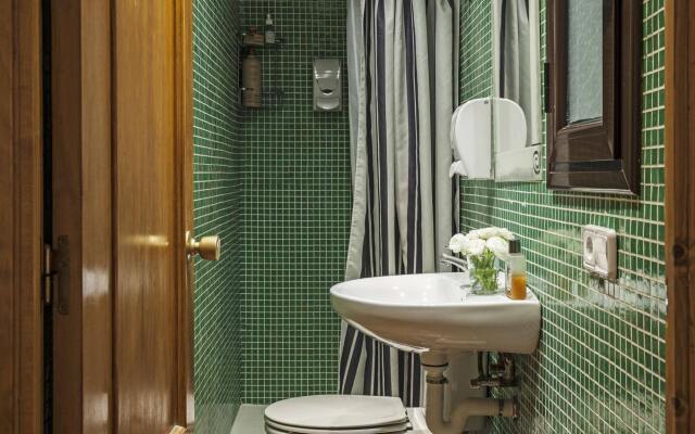 AinB Las Ramblas-Guardia Apartments